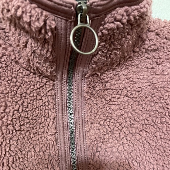 Cozy Sherpa pullover - Picture 4 of 6
